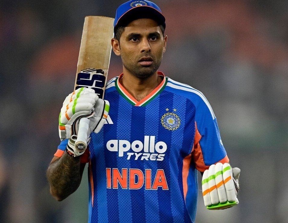 अभिषेक शर्मा गांव का वो बल्लेबाज है जो अपने मोहल्ले के मैचों में खूब रन मारता है लेकिन जैसे ही दूसरे गांव में खिलाने ले जाओ जीरो पर हग देता है!

ऐसा लगता है Abhishek Sharma सिर्फ भूमि पूजन करने आते हैं अब पूरी जिम्मेदारी सूर्य कुमार यादव और तिलक वर्मा को निभानी होगी!

आरक्षण को