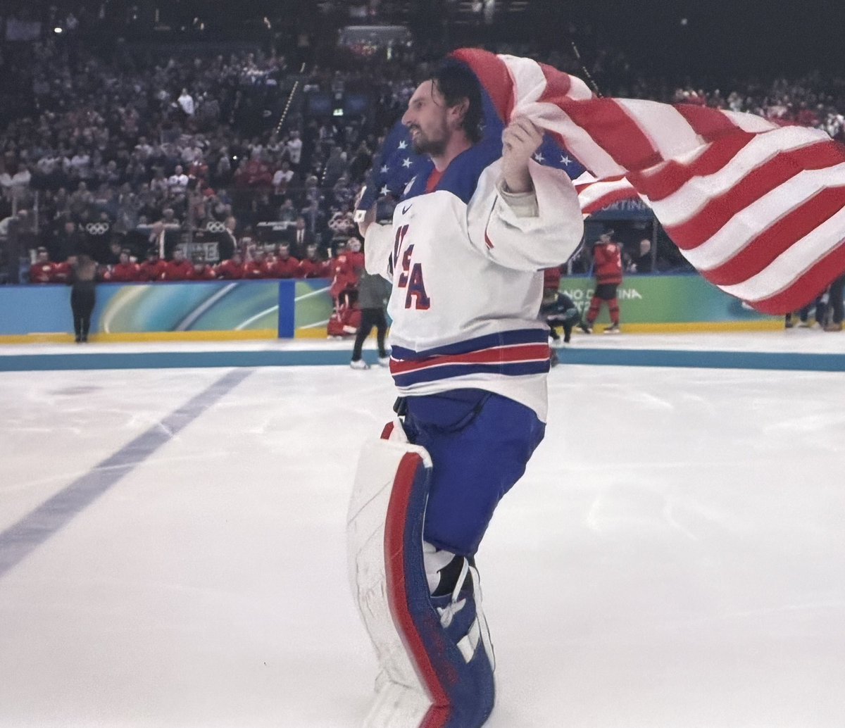 Chuck Hellebuyck tweet media