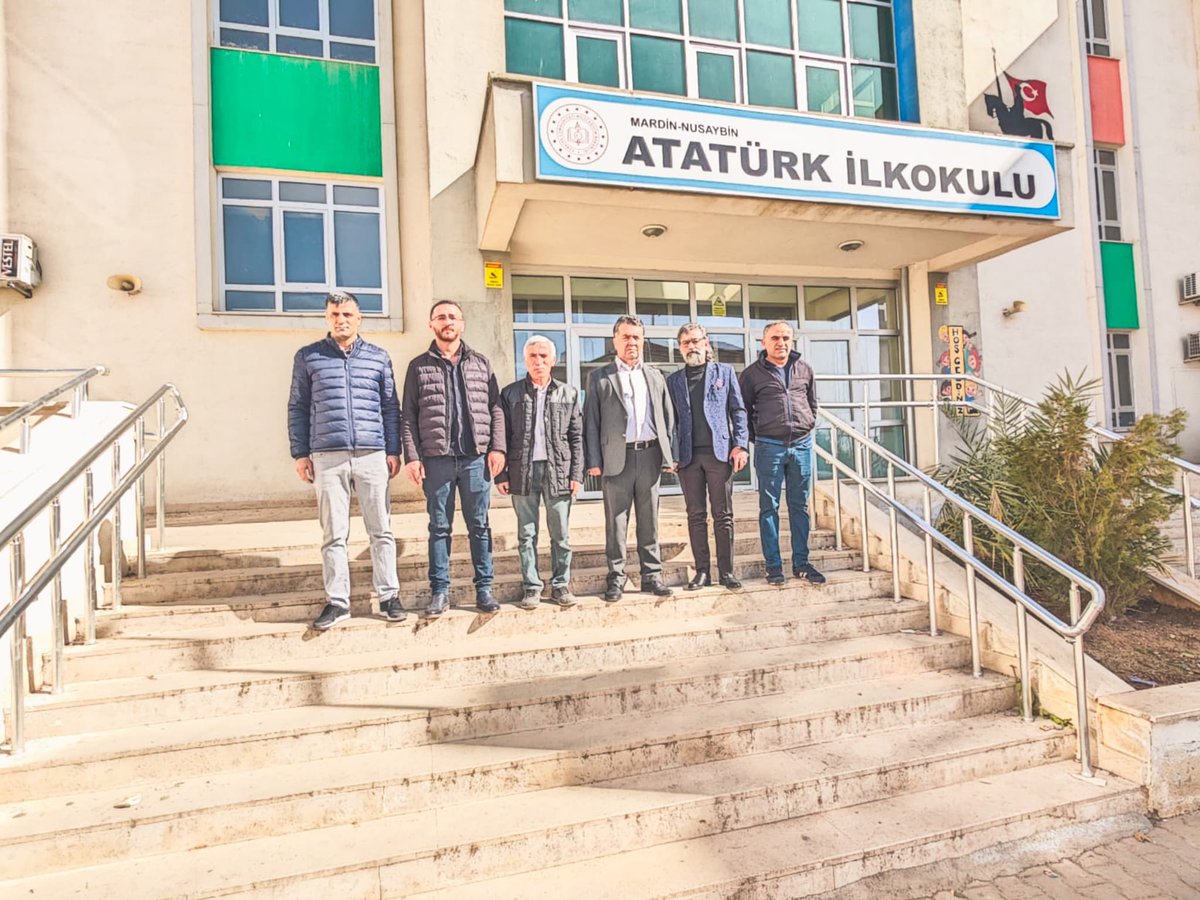 🛍️Nusdoğan Kuyumculuk’tan 3000 Öğrenciye Bayramlık Desteği

Nusaybin’de faaliyet gösteren Nusdoğan Kuyumculuk, her yıl geleneksel hale getirdiği sosyal sorumluluk projesini bu yıl da Ramazan Bayramı öncesinde sürdürdü. 

Firma sahibi Kemal DOĞAN’ın öncülüğünde düzenlenen