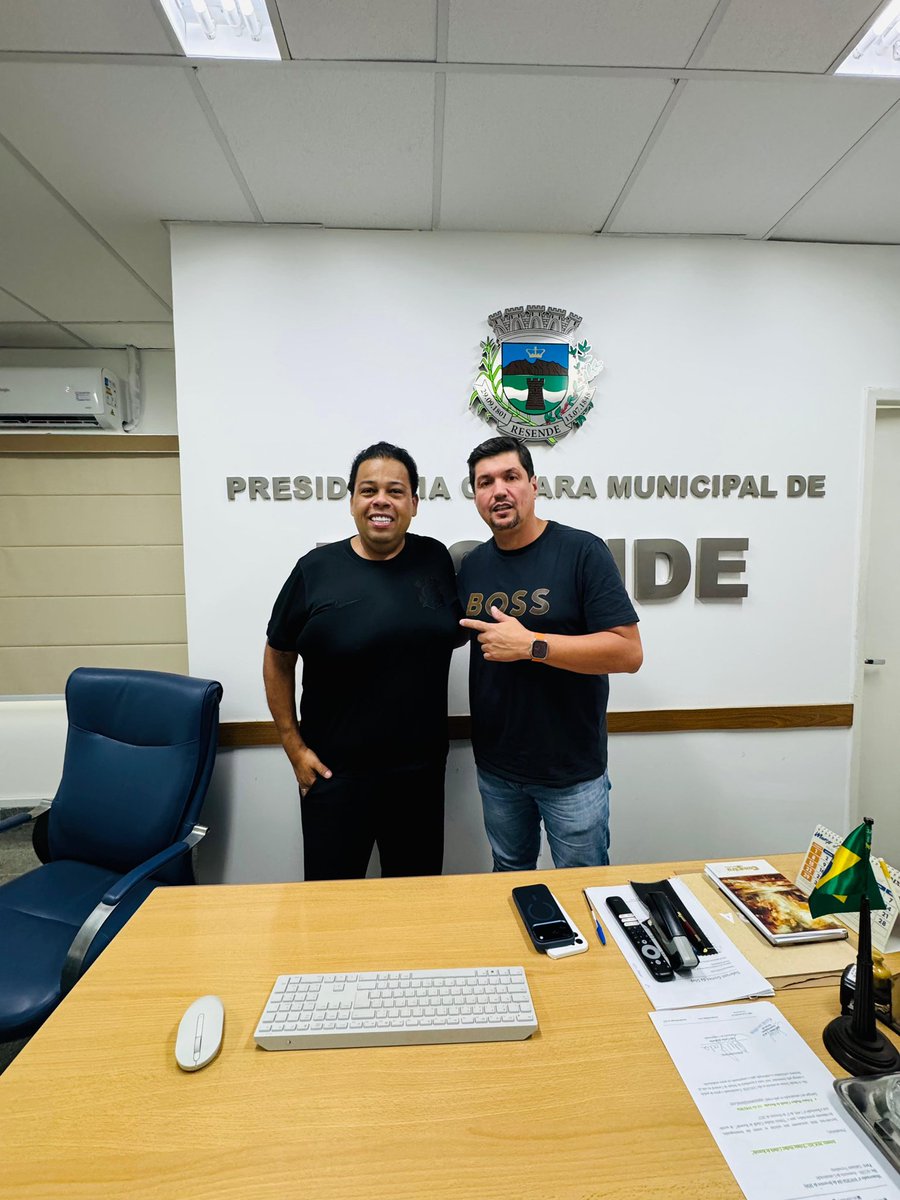 colunadomarcelo's tweet image. Este é um líder  que apoia clsse social, aqui temos um que sou grato por ter atendido nosso pedido e por conta deste muitas criancas ja comecaram a ser beneficiadas, por claro, ser uma continuidade de um projeto sério  

Muito obrigado Presidente!  #associacao #politicasocial