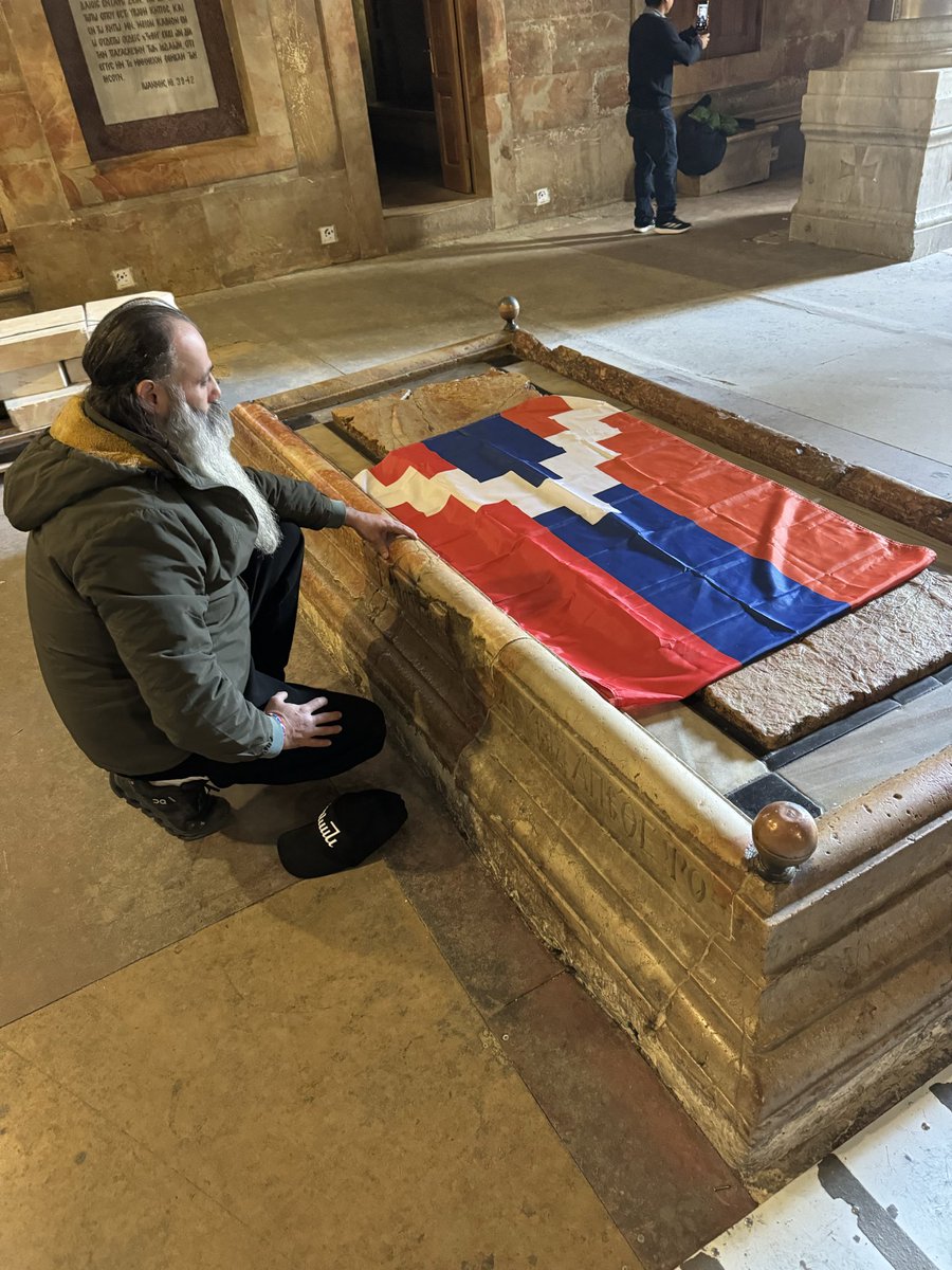 Jerusalemite Armenian blessing the flag of Artsakh on the Stone of Anointing in the Church of the Holy Sepulchre.

150,000 Christian Armenians were ethnically cleansed from Artsakh by Azerbaijan, Turkey, and Israel.