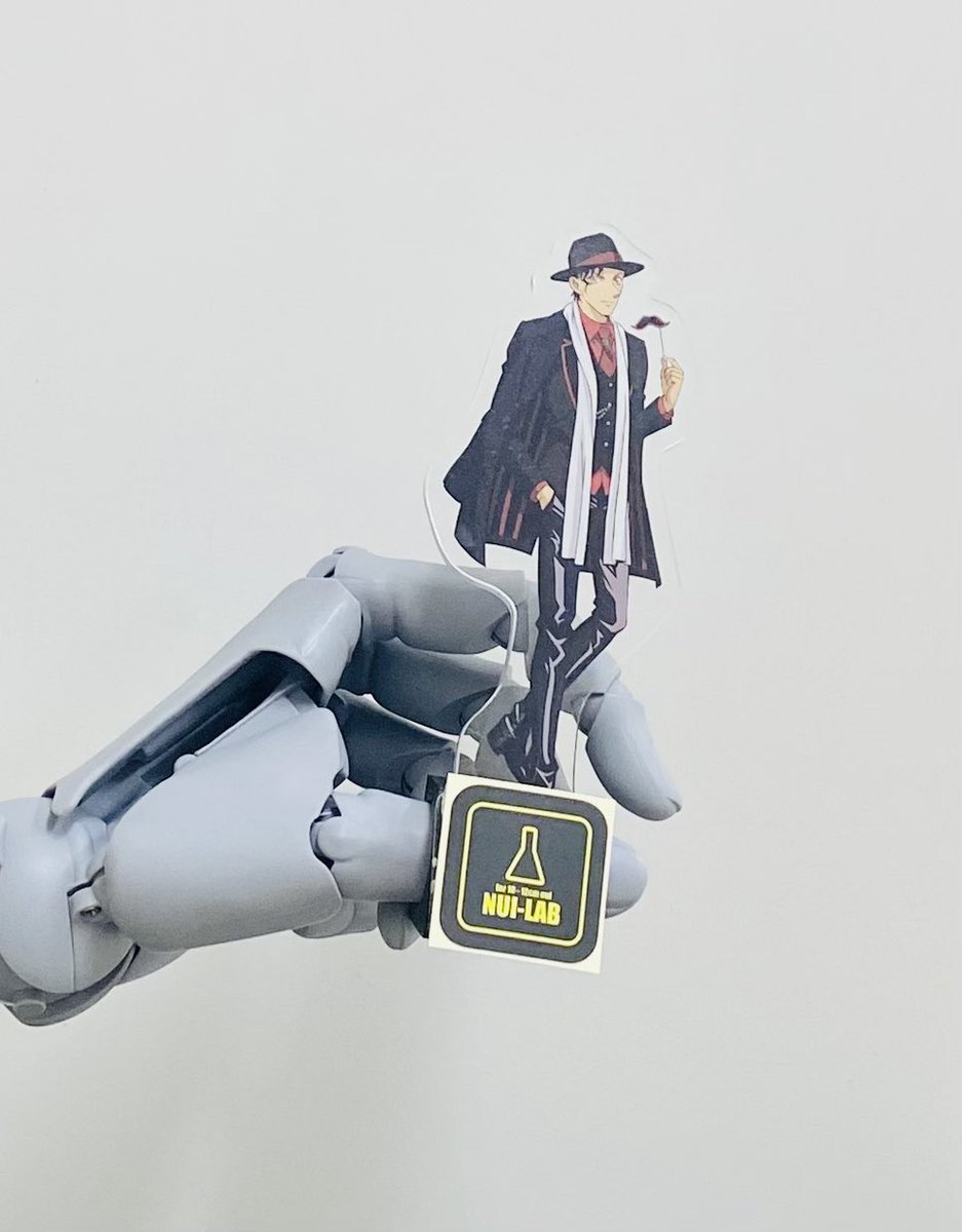 指細の民用に検証🔍 かなり大きなサイズのアクスタもホールド可能