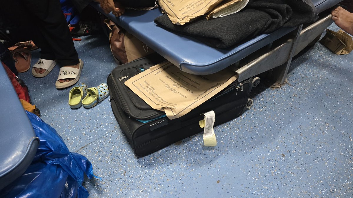dharmendragupta's tweet photo. @rpfwr1 for the past 3 hours this unattended bag is lying here in B8 of 12597. Complained to multiple people but no action in the last one hour. Train started from Ahmedabad at 7:20 and the person has left the train. Can anyone take a quick action. We are at Abu road station now. https://t.co/E2AWr8iUMN