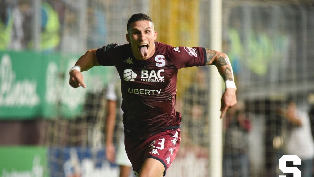 LUIS JAVIER PARADELA DÍAZ 

16 clásicos disputados. ✅ 8 victorias 🟰 4 empates ❌ 4 derrotas ⚽ 6 goles en total.

🏆 4 TÍTULOS GANADOS
De esos 4 campeonatos… ⚔️ En 3 enfrentó a su clásico rival 🏆 En las 3 ganó, anotó y salió campeón! 

Eternos hijos <a href="/LuisParadela23/">Luis Javier Paradela Diaz</a>