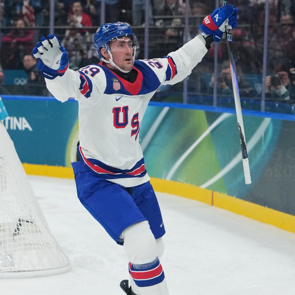 Brock Nelson comes from the golden family of USA Hockey 👑

🥇 His grandfather Bill and great uncle Roger Christian in 1960
🥇 His uncle Dave Christian in 1980
🥇 Brock Nelson in 2026
