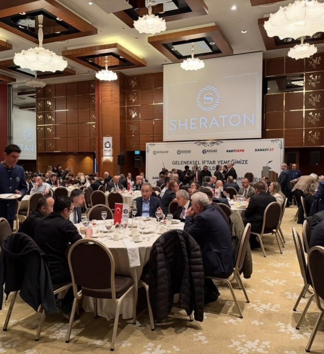 Yönetim Kurulu Üyesi olduğum Kastamonu Sanayici ve İş Adamları Dernğinin Düzenlemil olduğu İftar Programına katıldık 
<a href="/barisesen/">Dr. Barış Esen</a> <a href="/VahapMunyar/">Vahap Munyar</a>