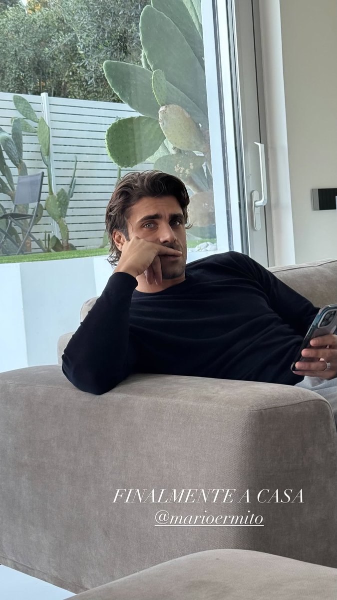 ermito_access's tweet photo. Mario al parecer está en España, eso significa lo que creo que significa? 😏💙🇮🇹✨ https://t.co/tRHtQqPIbh