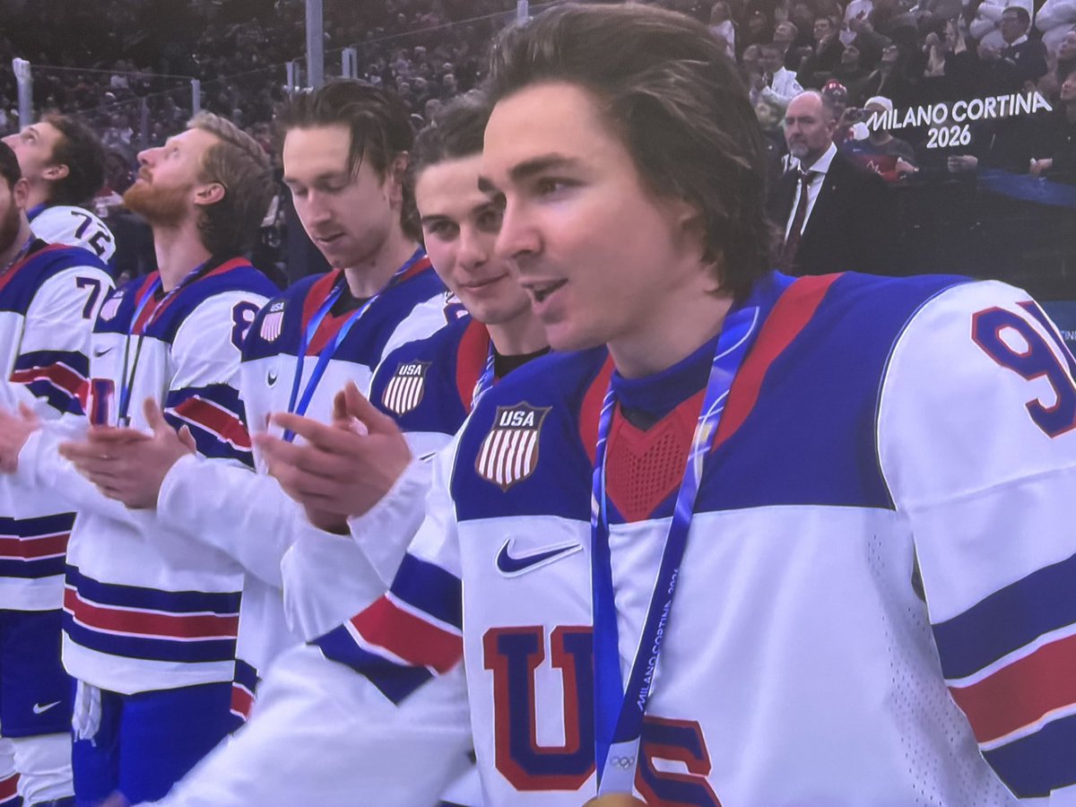 Man oh man…powerful stuff. 

Clayton Keller being awarded and wanting his name called Bryan Keller in honor of his dad. 🥹

Congrats Captain! 🇺🇸
