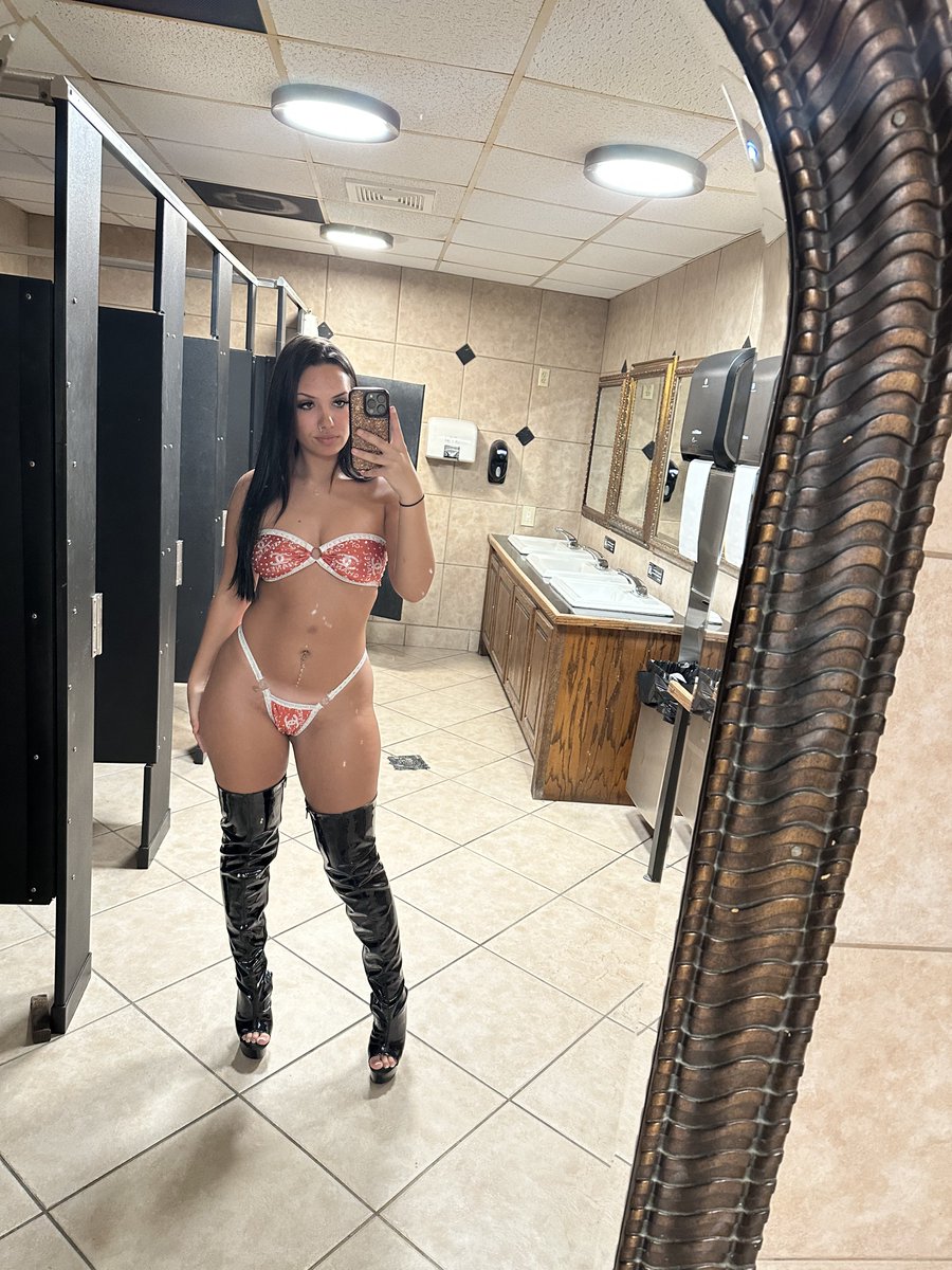 Jayme 🍒 tweet media