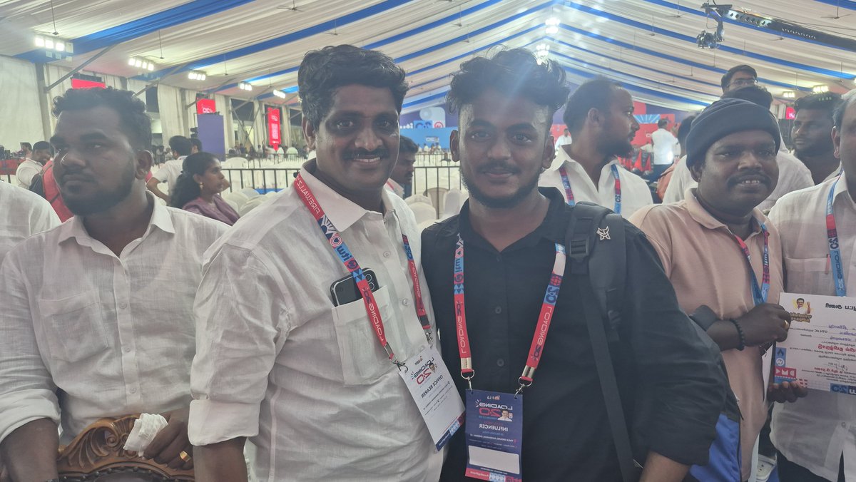 parileaks's tweet image. அன்பு மாம்ஸ் @aravindh_87  அவர்களுடன்

மகிழ்வும் அன்பும் 😍❤️

#Loading2Point0