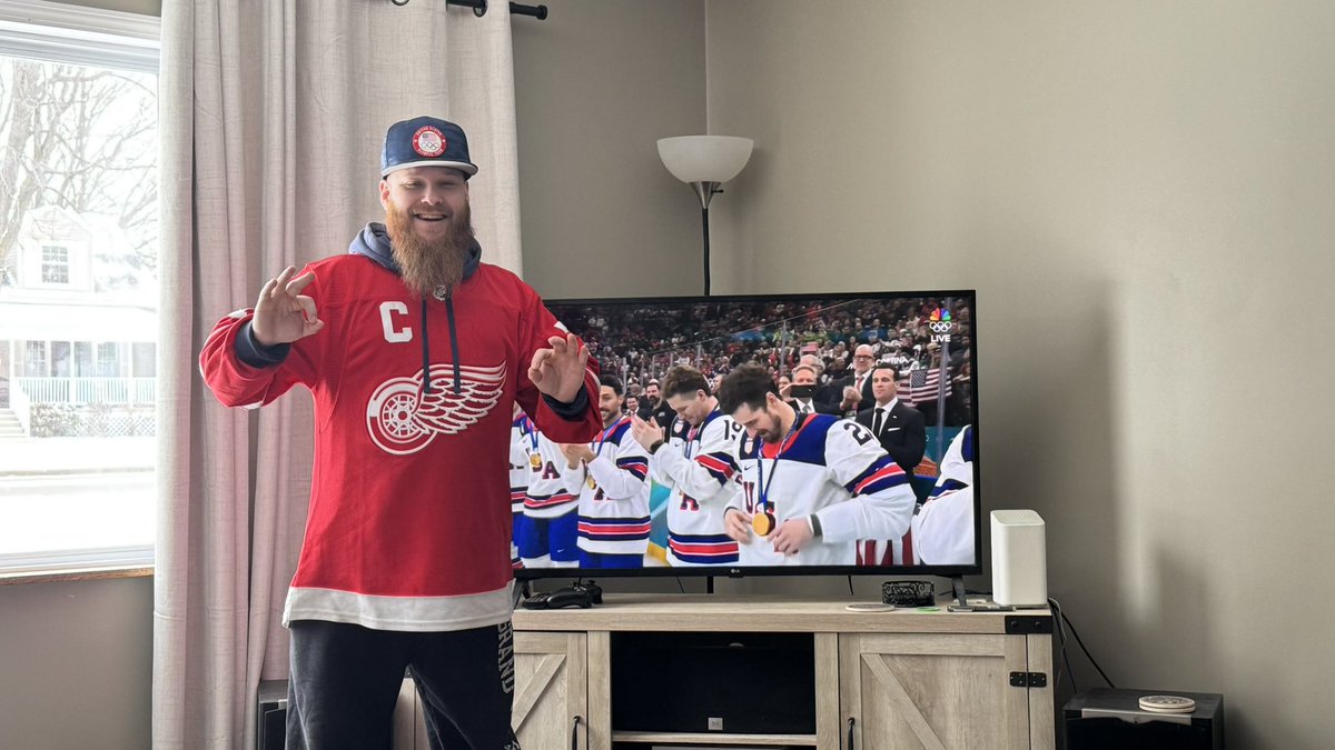 Lfg! <a href="/Dylanlarkin39/">Dylan Larkin</a> <a href="/usahockey/">USA Hockey</a> <a href="/DetroitRedWings/">Detroit Red Wings</a> hometown hero turned patriot !