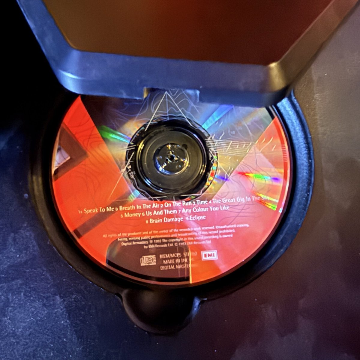JonsVinyl's tweet photo. Pink Floyd Dark Side of the Moon
This time the twentieth anniversary edition. The latest US flight is to the dark side. 
@pinkfloyd #darksideofthemoon https://t.co/wXO6ySuUJ0