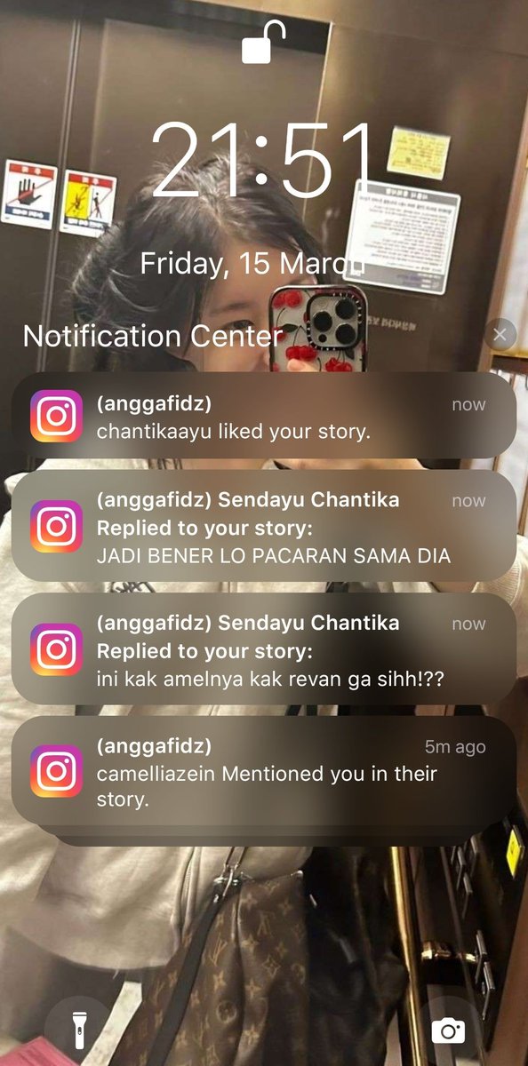 losenario's tweet photo. and camellia just never be able to said, "hafidz, before you go home to another one... why won't you love me?

—

ssamdaram two tweets au. https://t.co/J2jc7Euygg