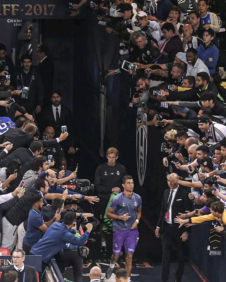marc225_'s tweet photo. L’époque où Cristiano traumatisait des pères de famille en LDC https://t.co/w58oR7mkfq