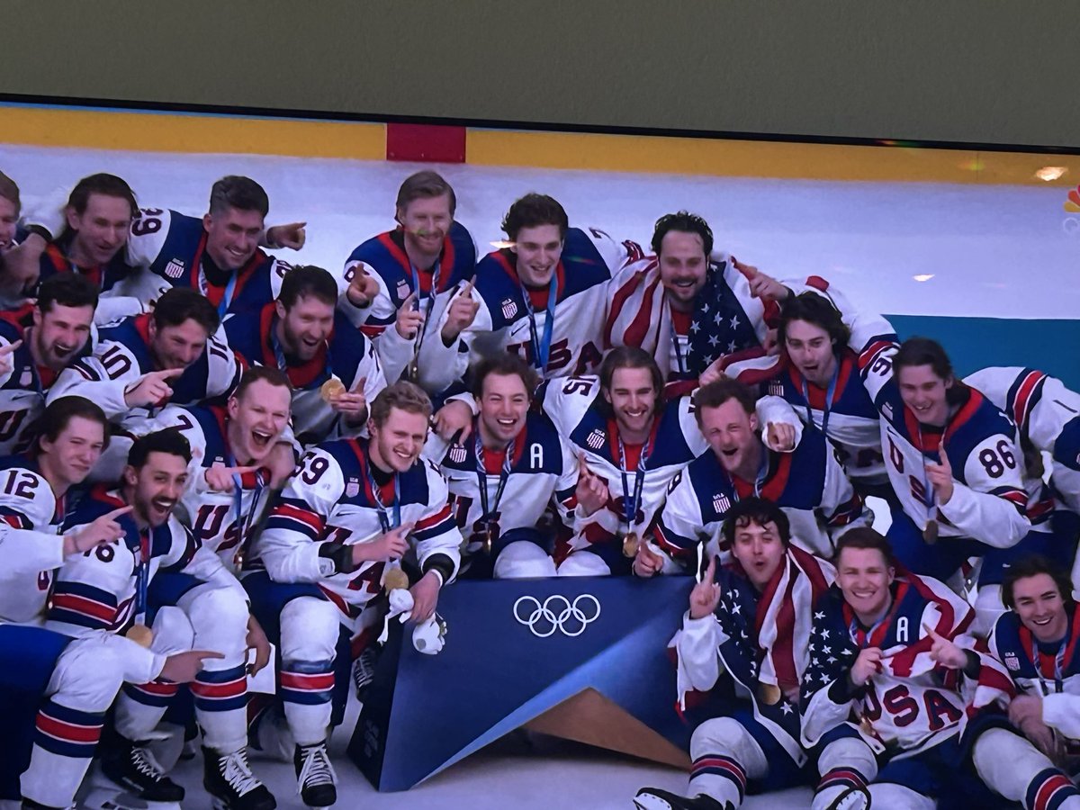 This was cool.. #USAHockey 🥇