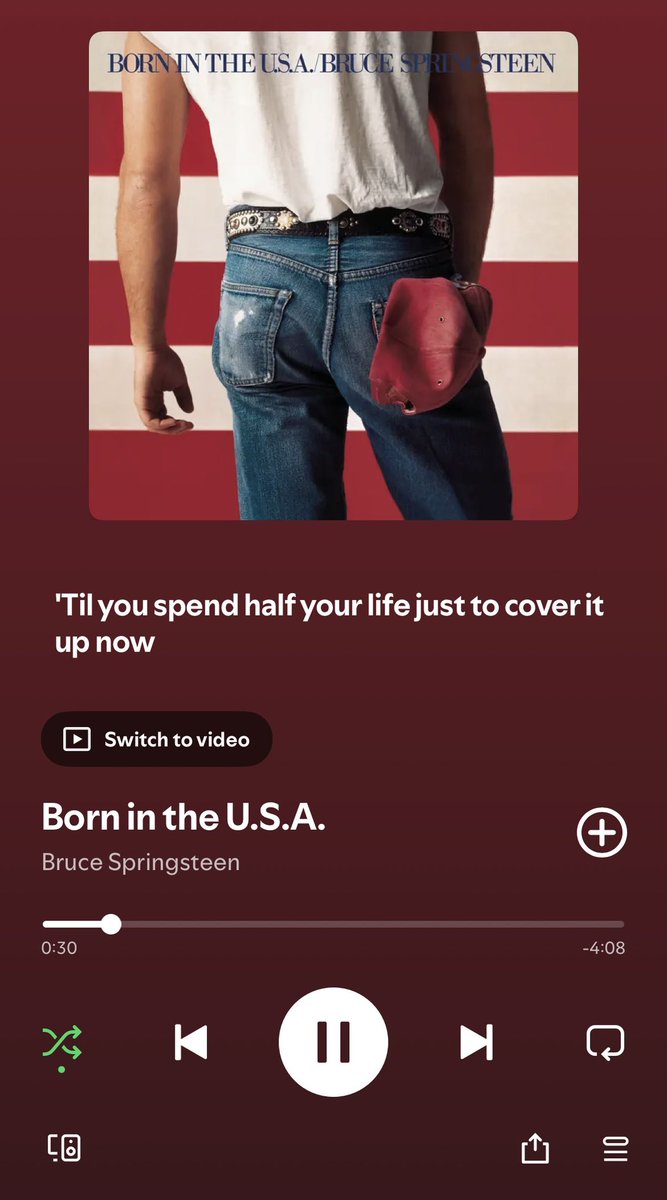sixth_lisbon's tweet photo. How it feels when you randomly notice that the products you use say Made in the USA https://t.co/hAojex8TVa