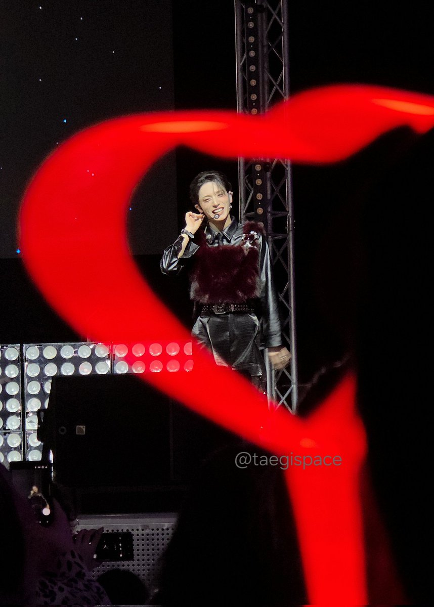 how i always see haru btw #kpoprevolution #XLOVEuropeTour #xlov #xlovinmainz