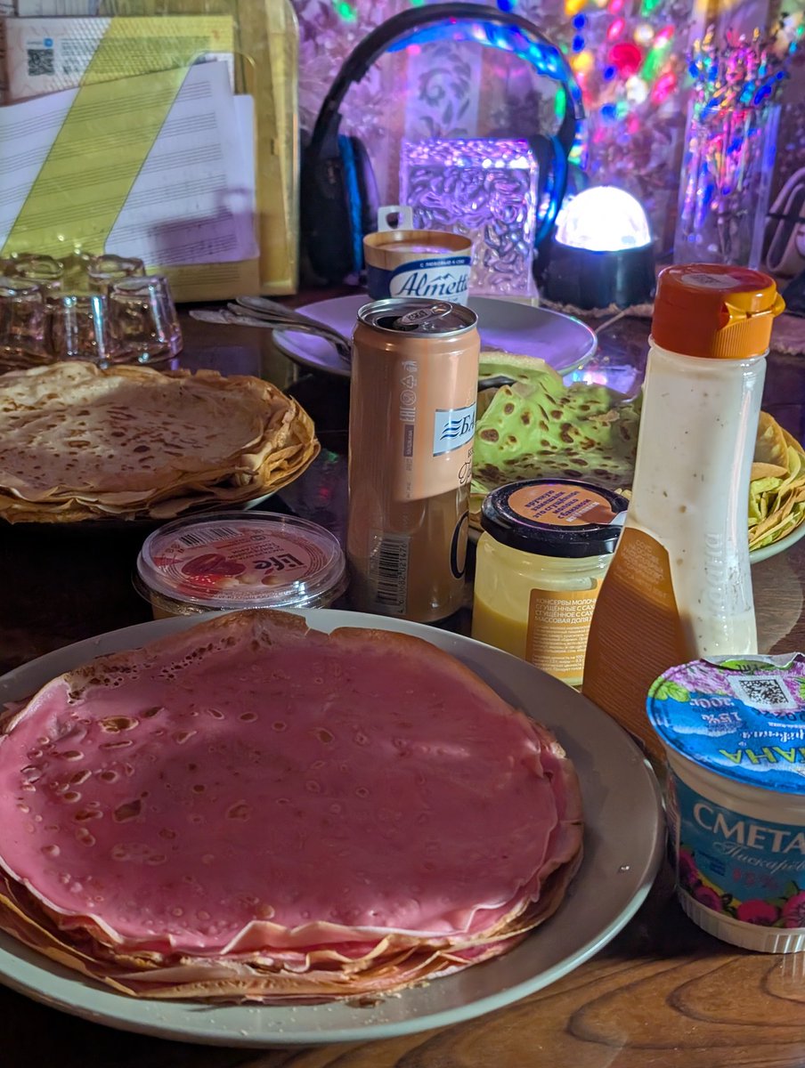 семь котят в пальто tweet media