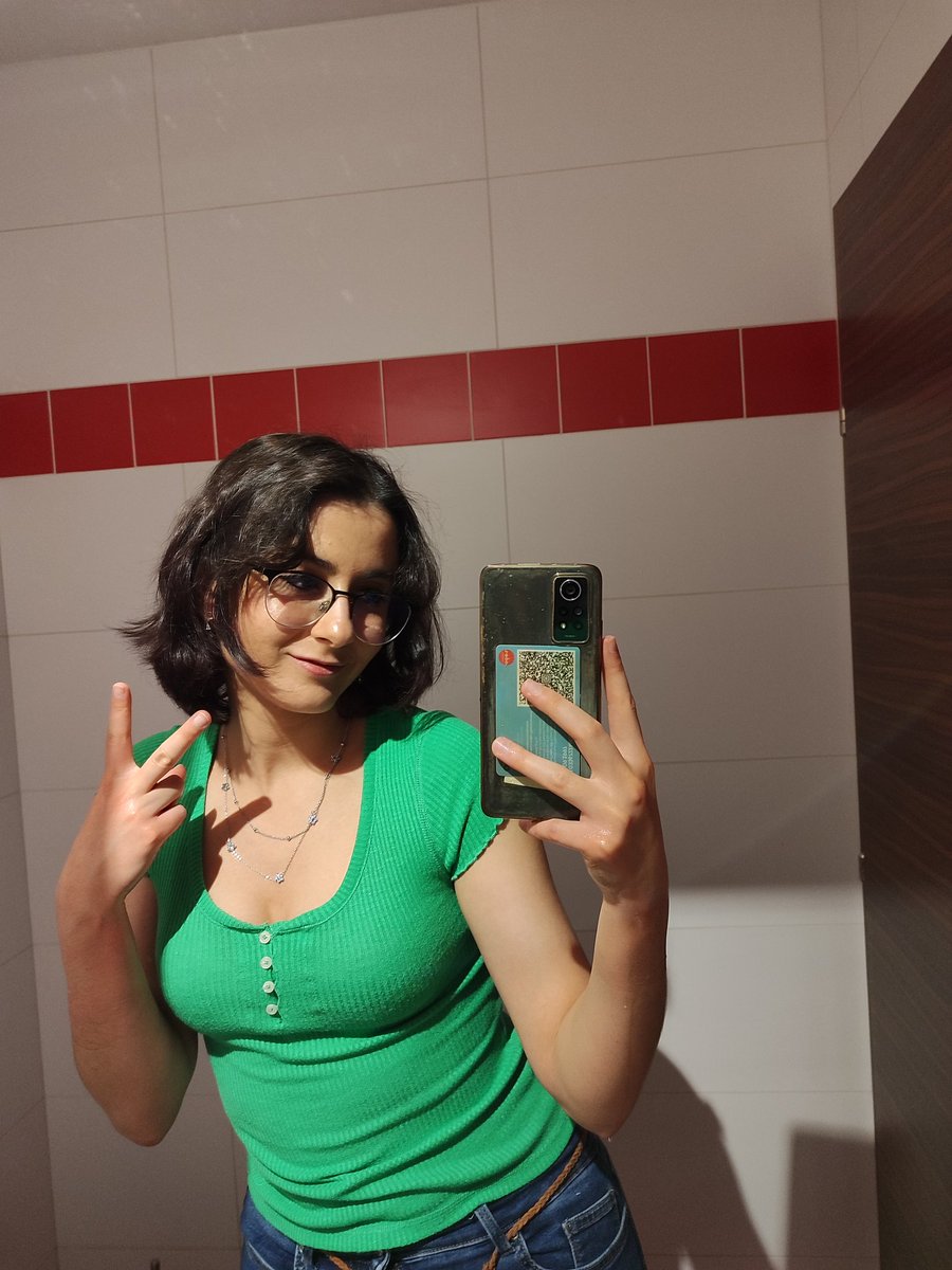 Betül Roxanne tweet media