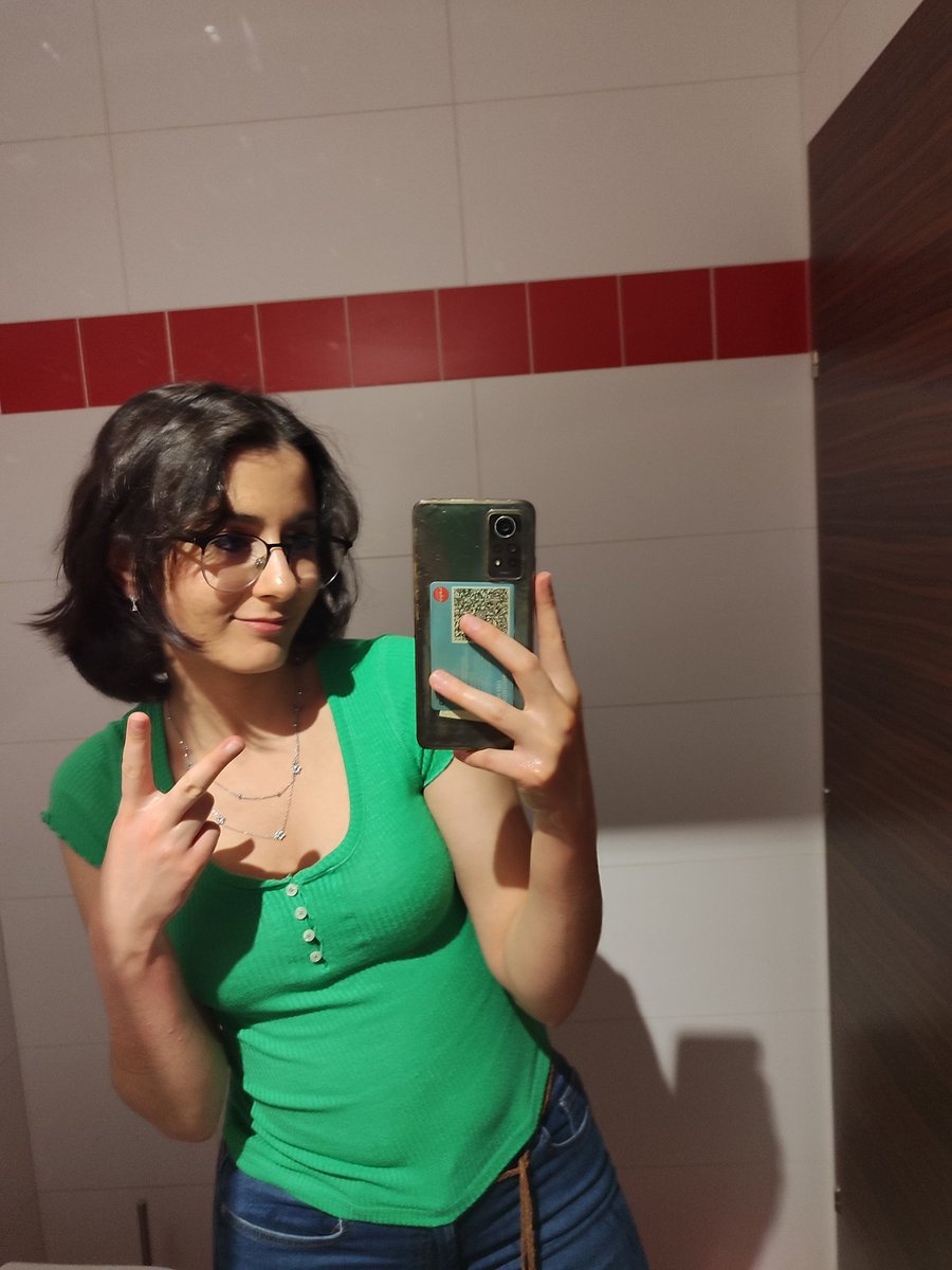 Betül Roxanne tweet media