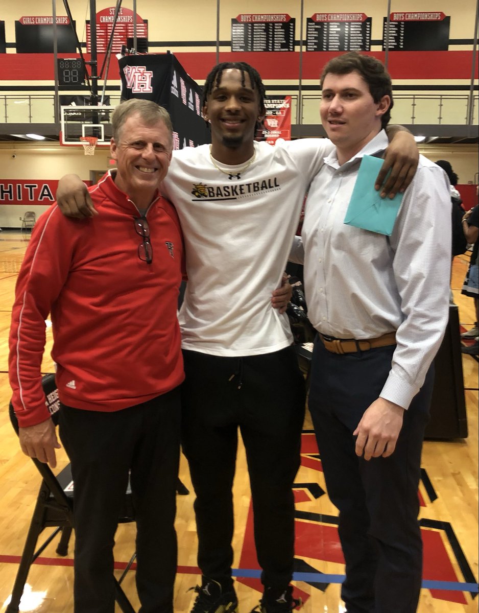 Coach Joe Auer tweet media