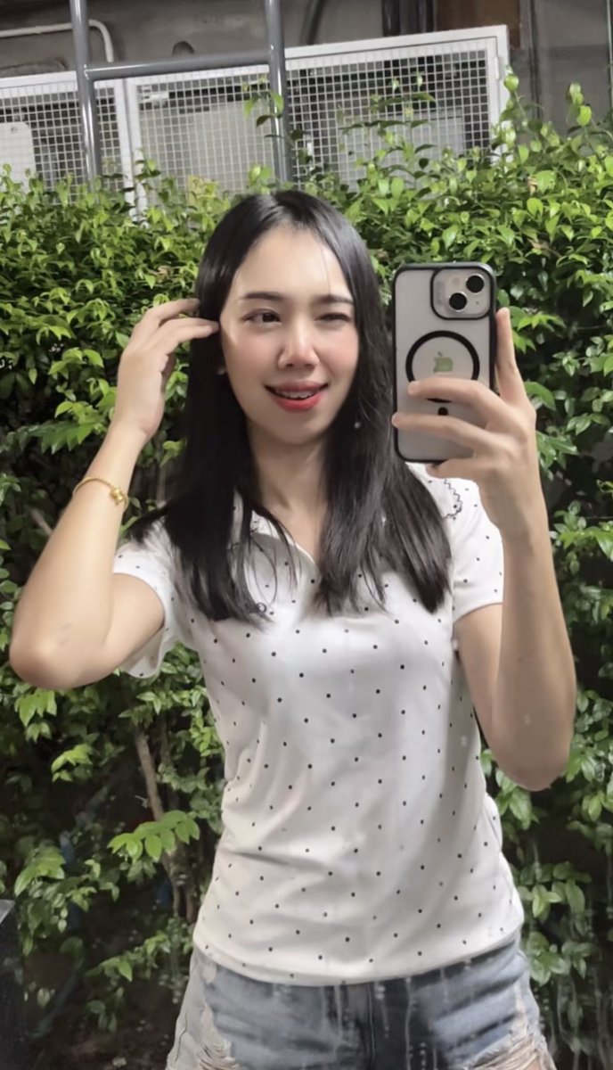 GIFTCHATCHAYA's tweet photo. 🤫 #พิดโลก https://t.co/GWoT6MlU9w
