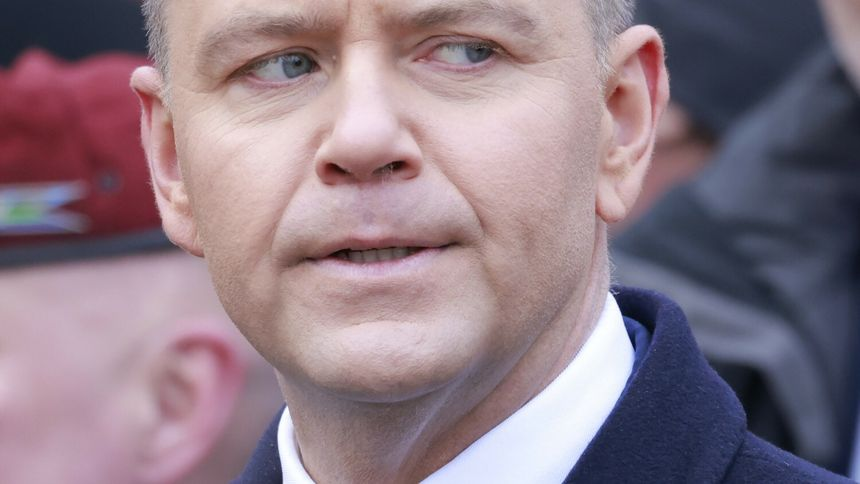 Batyr jeszcze nigdy nie był tak przerażony, jak przed najbliższym posiedzeniem rządu, na którym zostaną ujawnione jego powiązania z kryptobandytami.