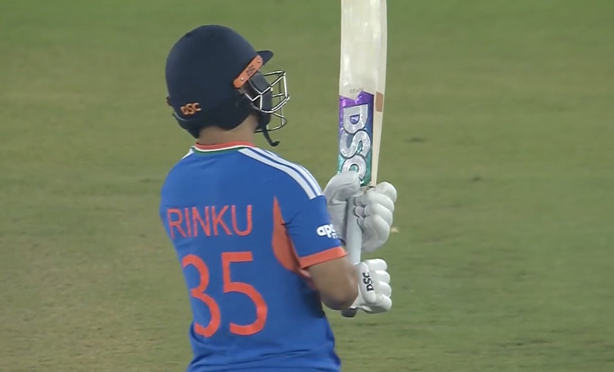 CHAMBAL_000's tweet photo. Gareeb Rinku hi theek tha ye to Gariya raha hai... 

#INDvsPAK #INDvPAK #rinku https://t.co/hqT4aFifRn