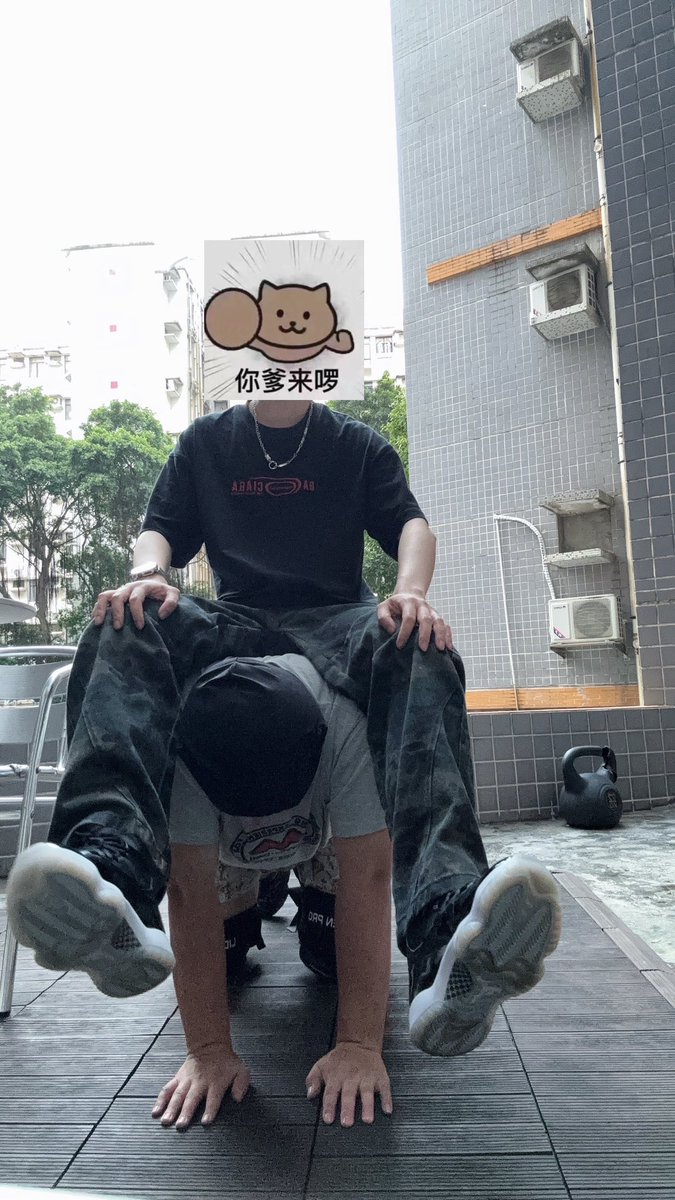 dkjkjiu's tweet photo. 是奴才是椅子是烟灰盅是鞋刷是尿壶是厕纸，从来看不到人，从来没把他当是人，是太监是奴才，是废物，是傻逼无脑崇拜犯贱的畜牲。 https://t.co/dTnh2mnA4c