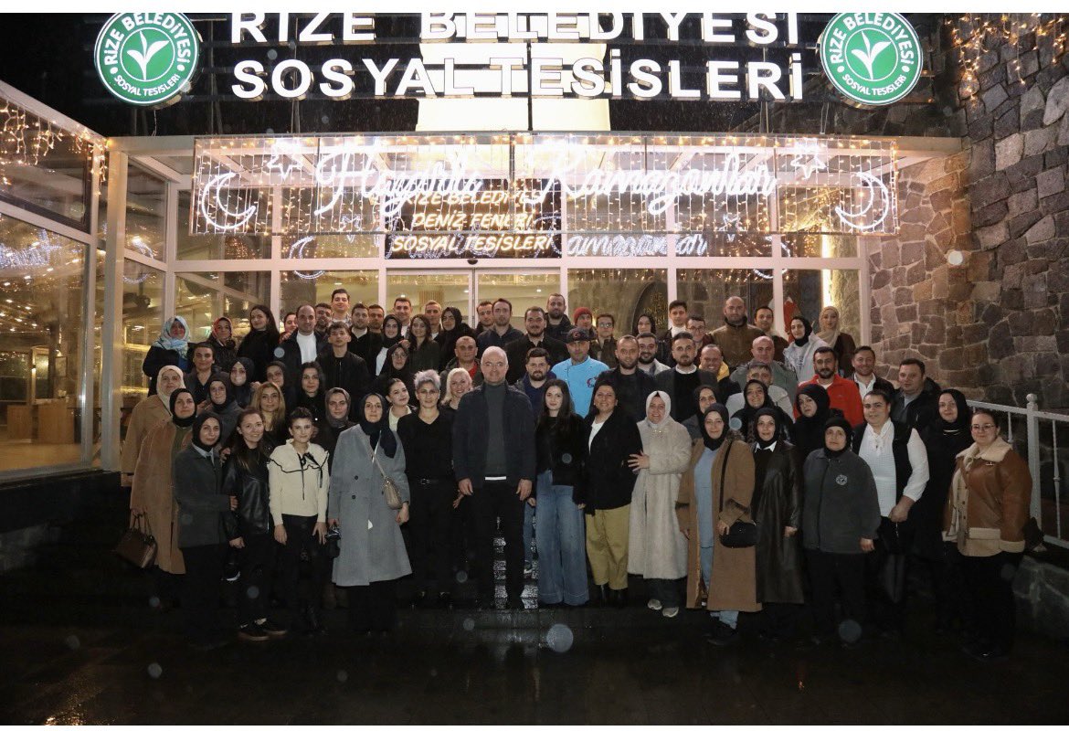 Sosyal tesislerdeki çalışma arkadaşlarımız ile birlikte iftarımızı açtık.