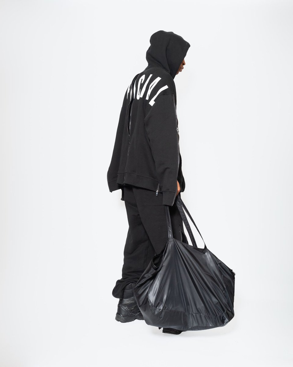 leander capuozzo tweet media