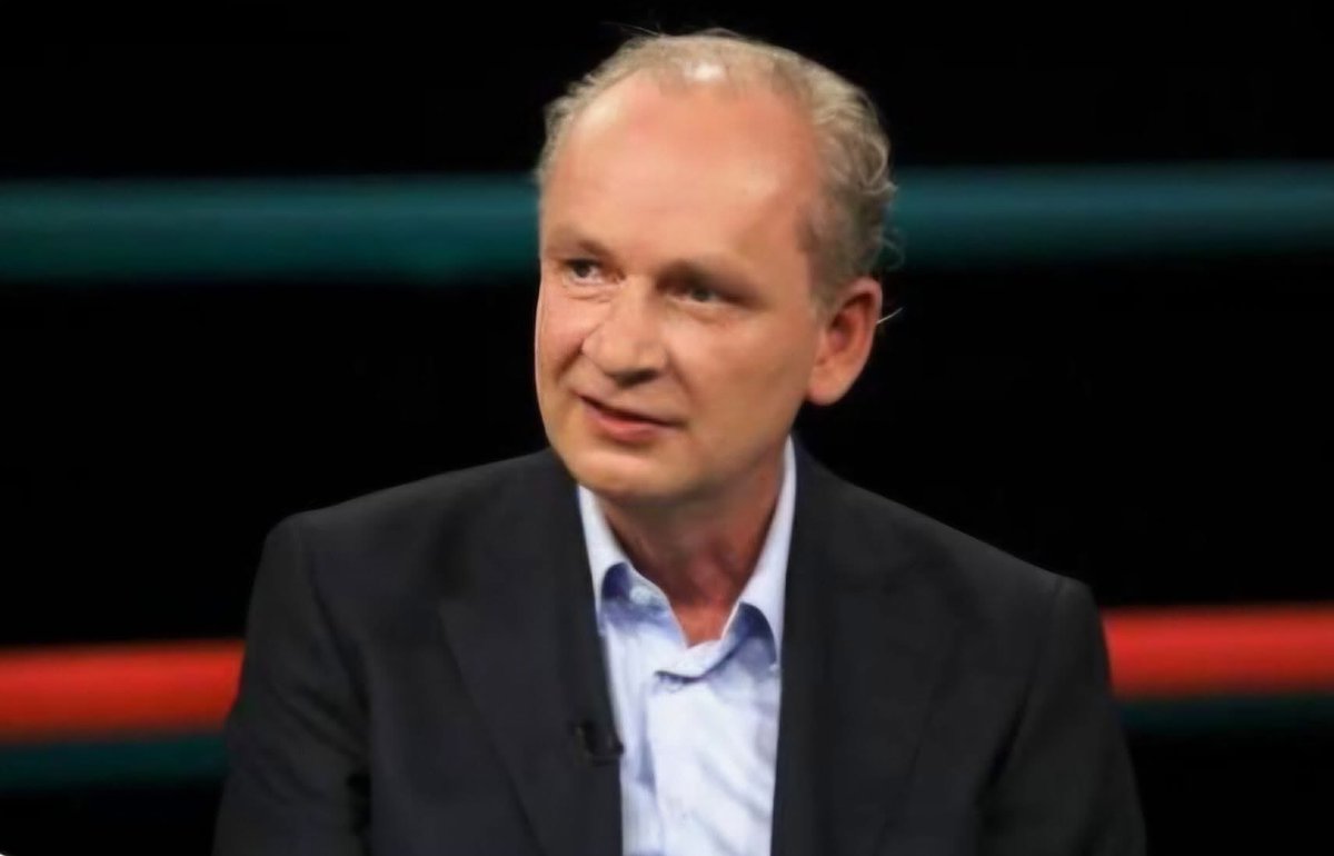 " Die Würde steht nicht zufällig am Anfang unserer Verfassung, ihre Unantastbarkeit ist ihre wichtigste Aussage. Dieser erste Artikel besitzt eine " Ewigkeitsgarantie ", er kann nicht geändert werden, so lange das Grundgesetz gilt. Die Würde des Menschen ist die strahlende Idee