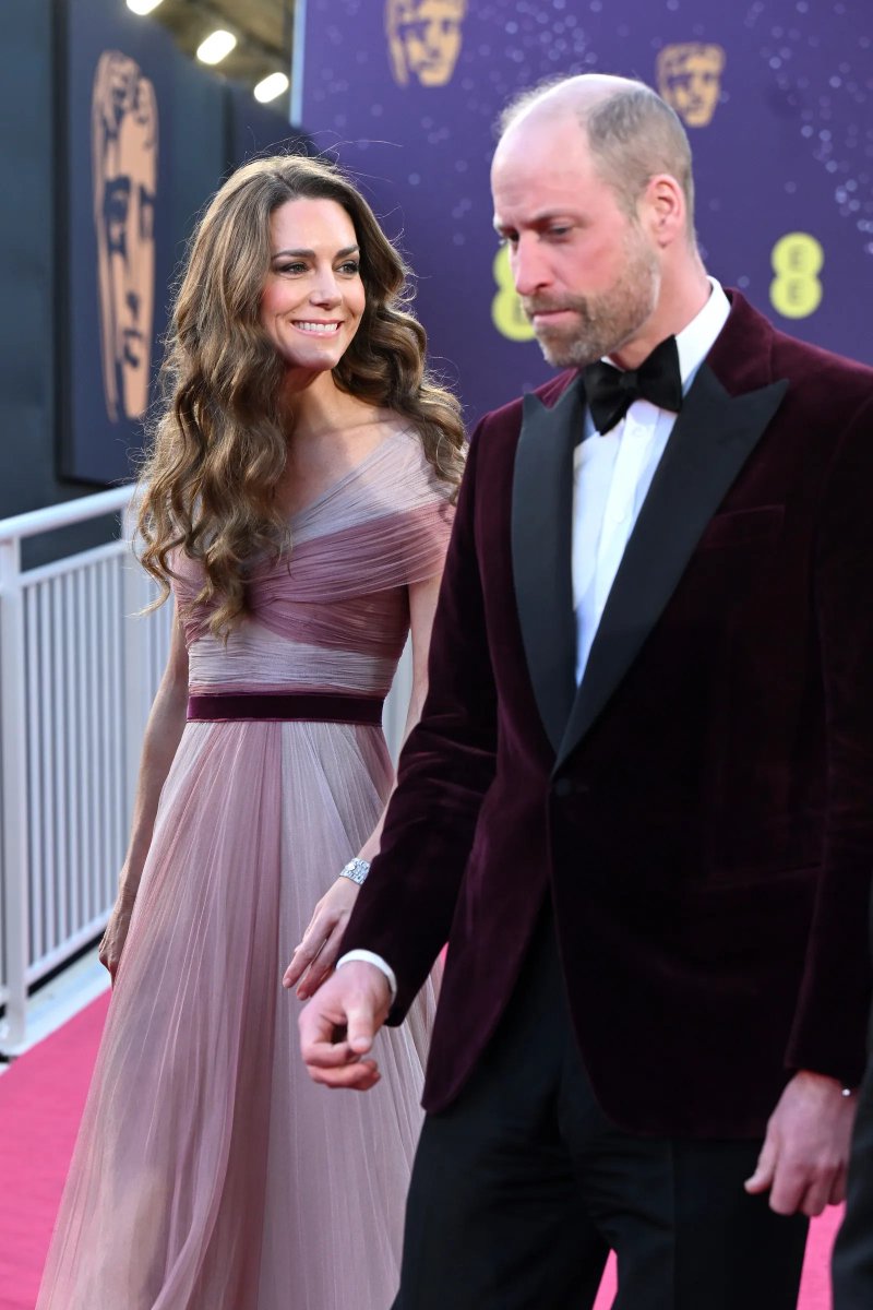 BritishVogue's tweet photo. The #PrincessOfWales is back on the #BAFTAs red carpet!
🔗 - - > https://t.co/ATw3mFQbFY https://t.co/8BLKiRolqR
