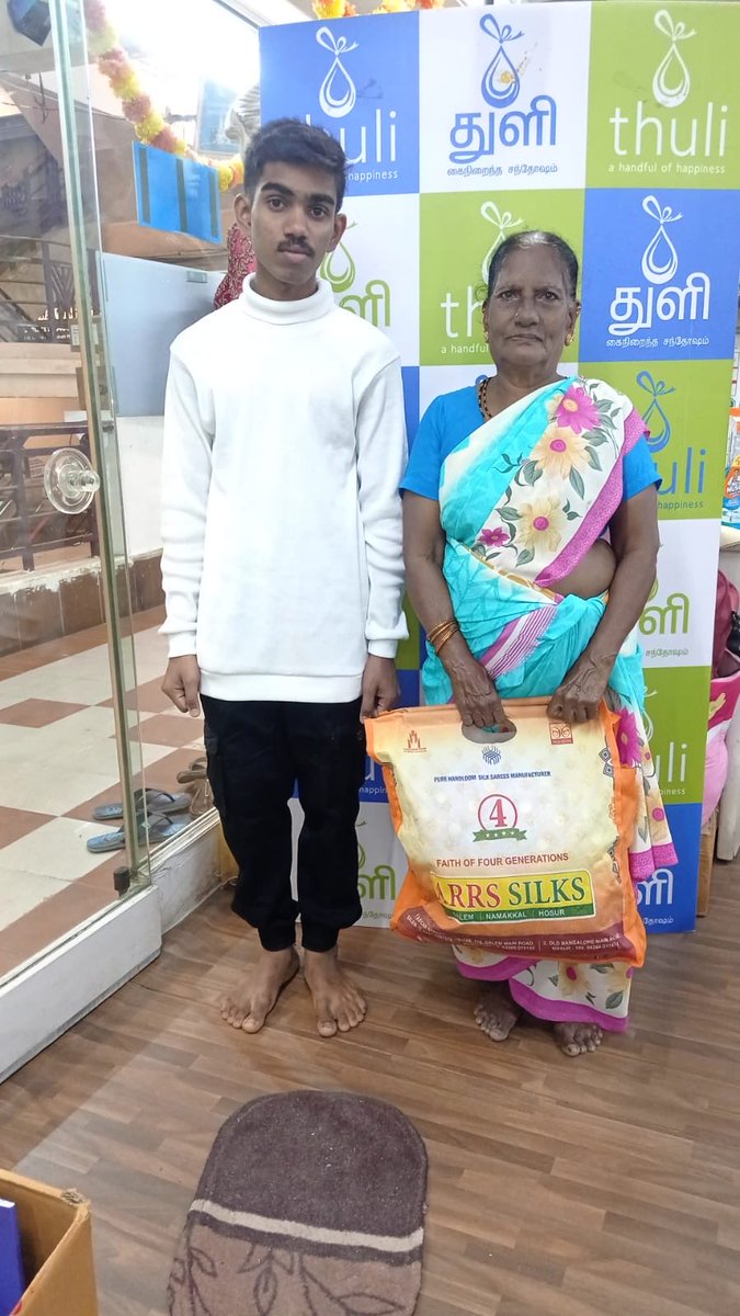 Handful of Happiness Thuli ❤

Free clothes showroom ❤

<a href="/ThuliVadapalani/">Thuli Vadapalani</a> <a href="/VijaySethuOffl/">VijaySethupathi</a> 
#thulivadapalani #vijaysethupathy #humanity #vijay #sethupathi #makkalselvan #vijaysethupathi  #Trending