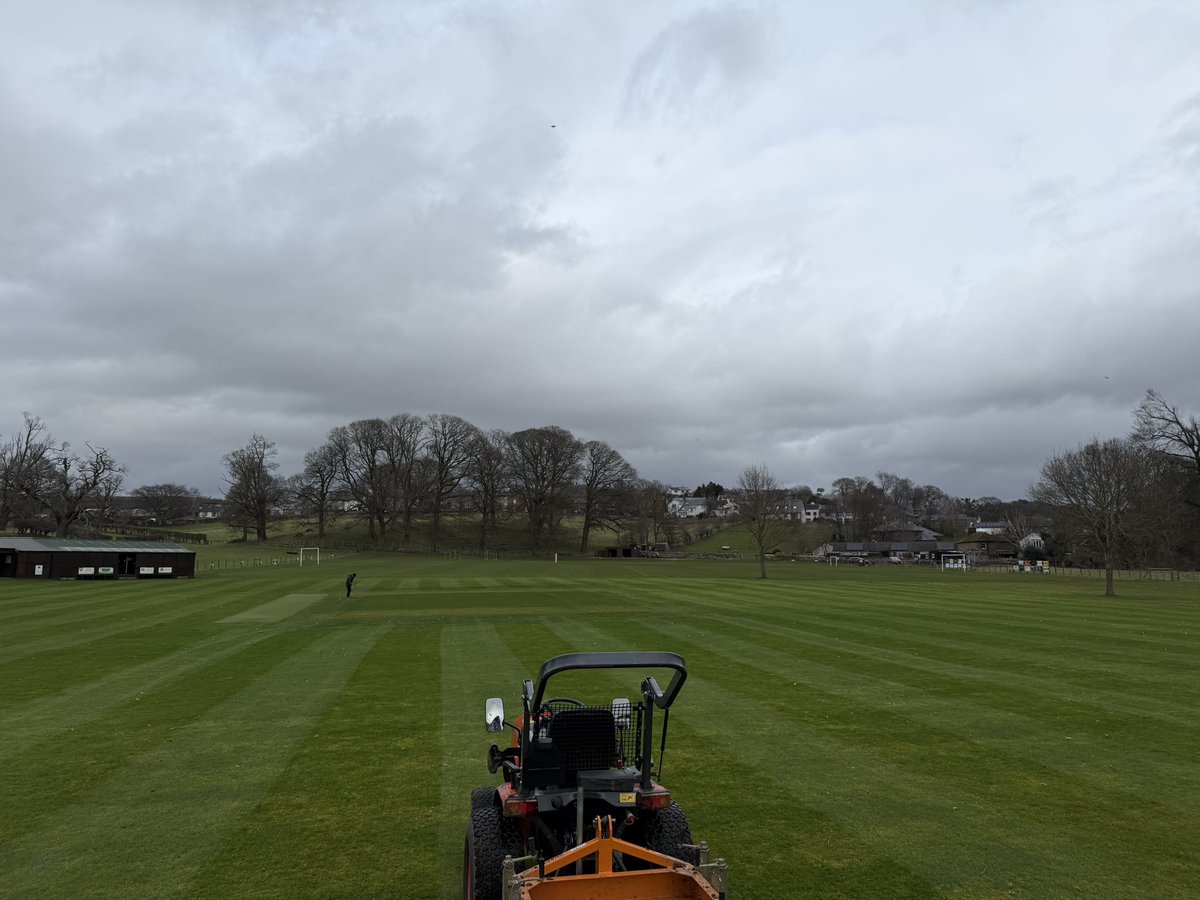 Tom Banks tweet media