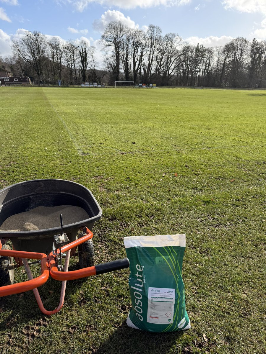 Tom Banks tweet media