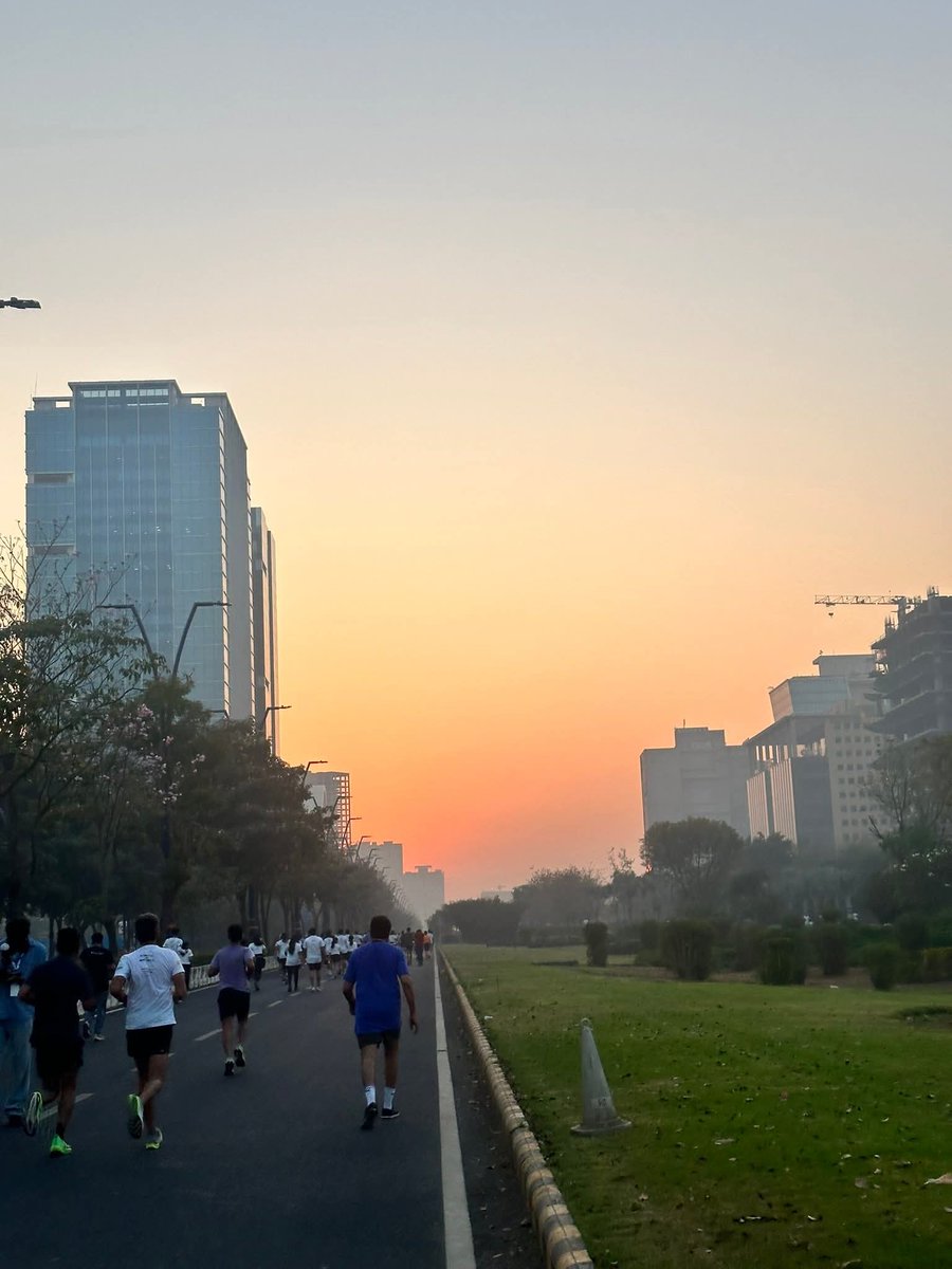 HetavPatelBJP's tweet image. What a fantastic experience at Shilp Aarambh 4.0! 🥉

Completed 10 km in 83 minutes ✌️

The message of today's program was to keep the youth away from drugs and move them towards a healthy and conscious society.

#fitindia #youth
