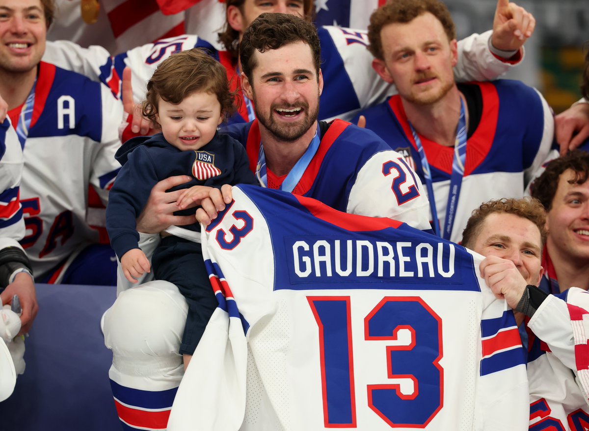 Michigan Hockey tweet media