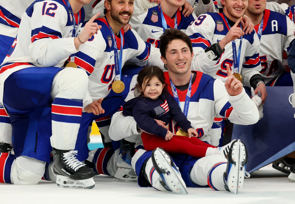 Michigan Hockey tweet media