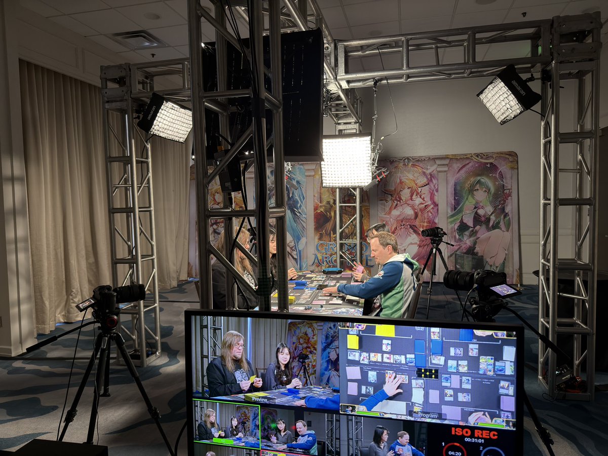 Shinja 😈🛸💜🎼 tweet media