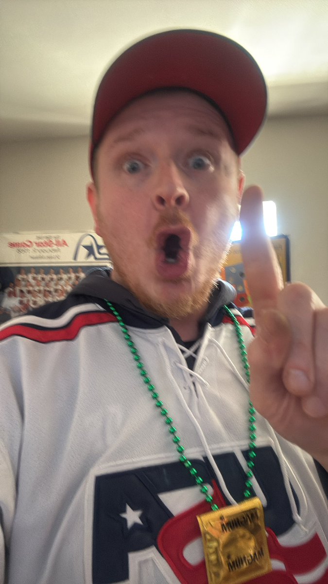 cbayer13's tweet photo. @usahockey @spittinchiclets #GoldMedal https://t.co/BrM7s5hFzd