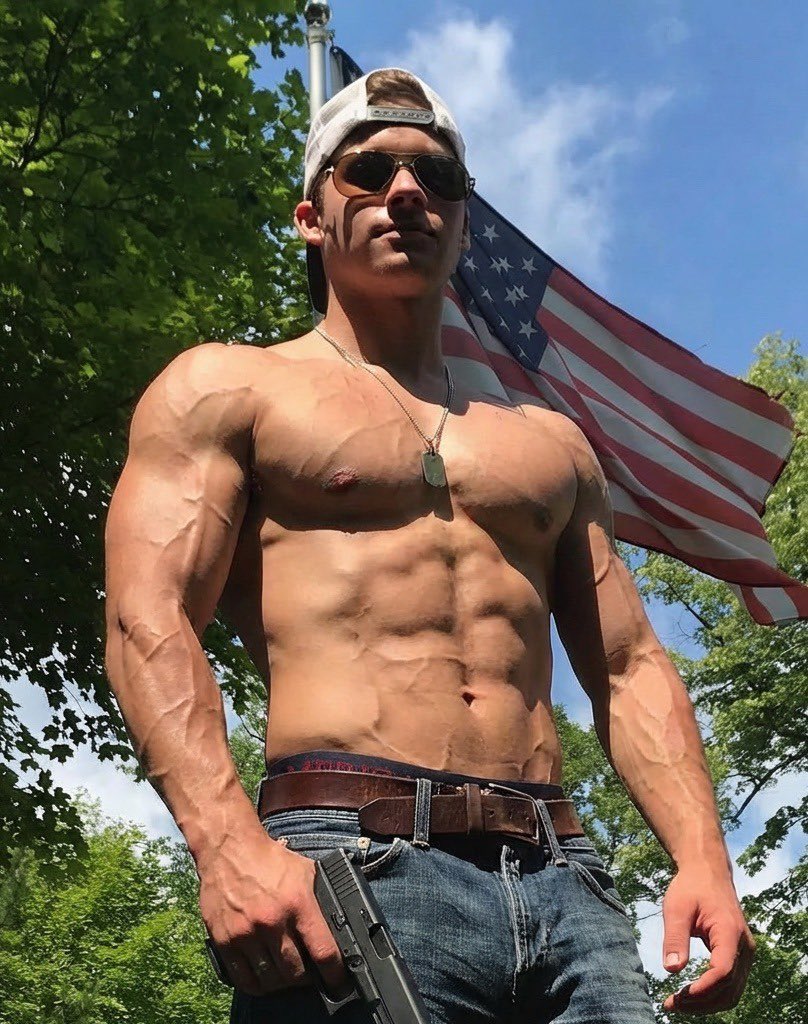 SubThomasX tweet media