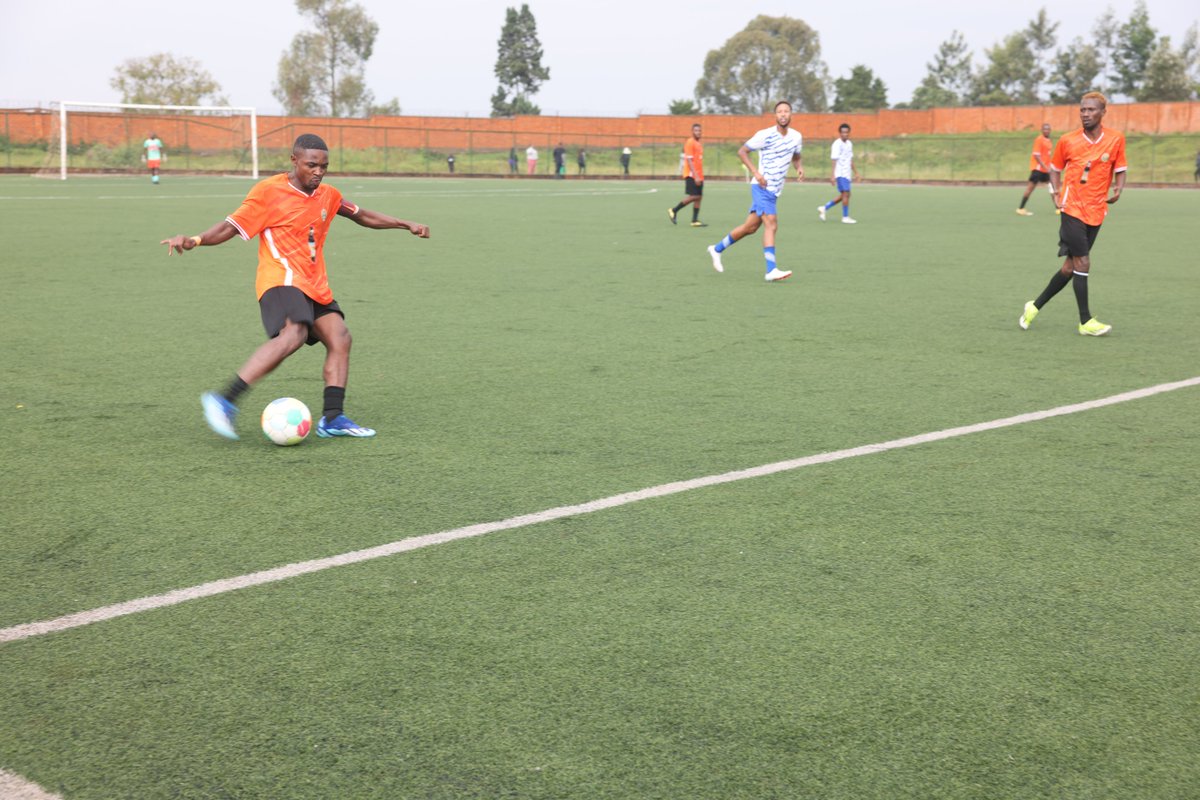 Umurenge wa #Base mu bagabo niwo wegukanye igikombe cy'amarushanwa y'Umurenge Kagame Cup utsinze Umurenge wa #Masoro penaliti 5-4 ni mu gihe mu bagore Umurenge wa #Shyorongi watwaye igikombe utsinze ikipe y'Umurenge wa #Mbogo igitego 1-0. <a href="/RwandaLocalGov/">Ministry of Local Government | Rwanda</a>,<a href="/RwandaNorth/">Northern Province/ Rwanda</a>