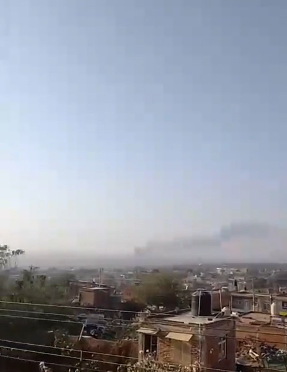 SeguroJal's tweet photo. Se registran narcobloqueos en Jalisco, Michoacán, Guanajuato y Tamaulipas https://t.co/cqjaokHnko