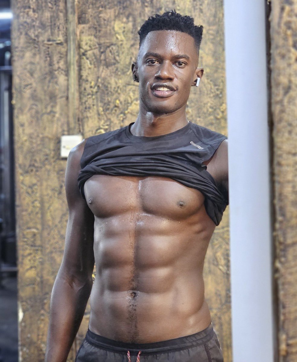matureluv1's tweet photo. “Earned. Not edited.” 👑
#BuiltNotGiven #SundayEnergy #KingMode https://t.co/OUDrlRgg8W