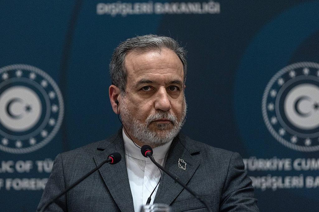 🇮🇷 Iranian Foreign Minister Abbas Araghchi told Face the Nation that the U.S. military buildup in the Middle East is unnecessary and that diplomacy is the preferred path forward.
He emphasized negotiations over escalation amid ongoing tensions over Iran’s nuclear program.