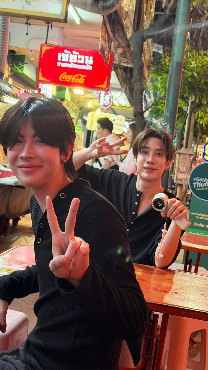 Soulmate2H's tweet image. คนนึงขี้ร้อน อีกคนถือพัดลมตลอดไป