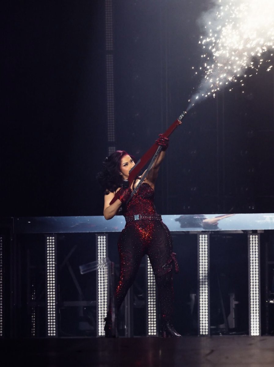 Little Miss Drama Tour Updates tweet media