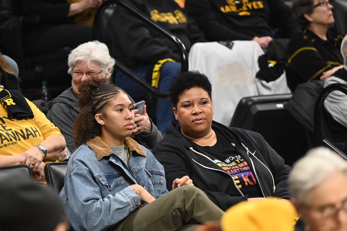 HuesmannKyle's tweet photo. ‘27 five-star Nation Williams (Las Vegas, NV) on her official visit to Iowa this weekend.

She is rated as the #13 player in the country by @Rivals.

📸- @webcentrick https://t.co/sxrUJ6I75c