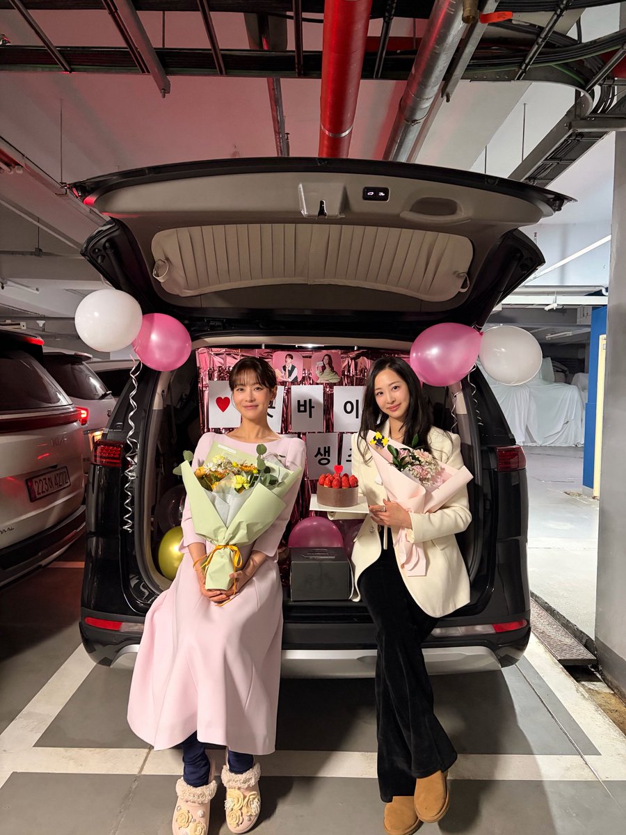 OrtizDaianee's tweet photo. Jร TOU COM VONTADE DE CHORAR MINHAS PRINCESINHAS ๐ญ๐ฉท
Eu amei a amizade delas, a forma que nรฃo teve rivalidade femina por macho, apenas uma apoiando a outra ! SรRIO, eu tou encantada por vocรชs !
Obrigada pelo lindo papel que nos entregaram em tela ๐ฅน๐ซถ๐ป
#OhYeonSeo // #KimDaSom https://t.co/gdbv1i9oYz